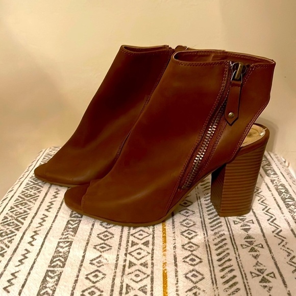 Perfect for spring or summer open toe booties - Picture 1 of 4